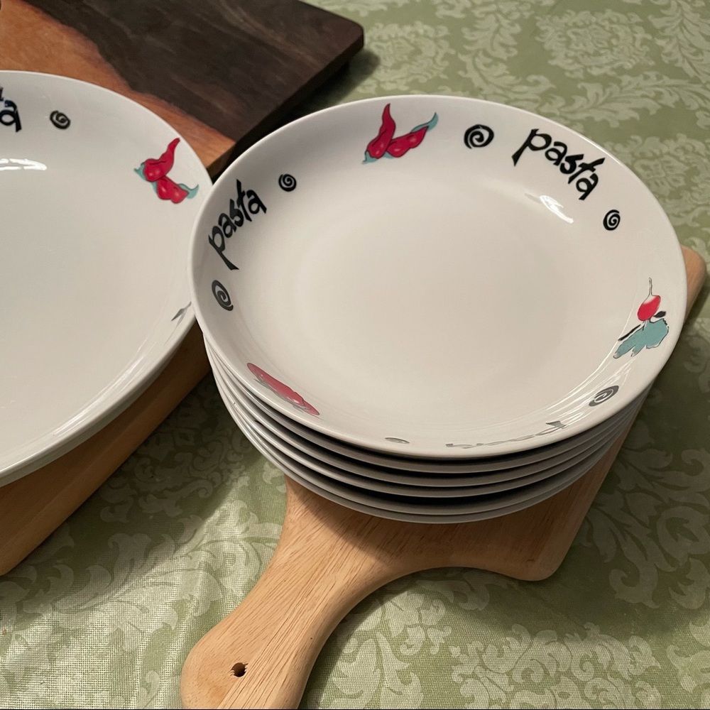 Set of 7 Porcelain Pasta Dishes - Picture 4 of 6
